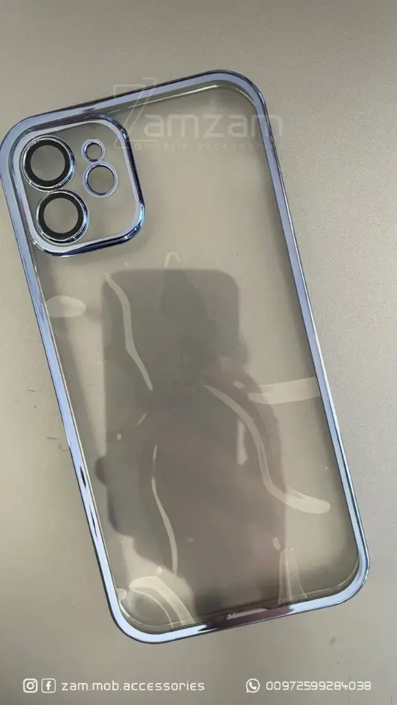 كفر شفاف حواف ازرق  (iPhone 12)